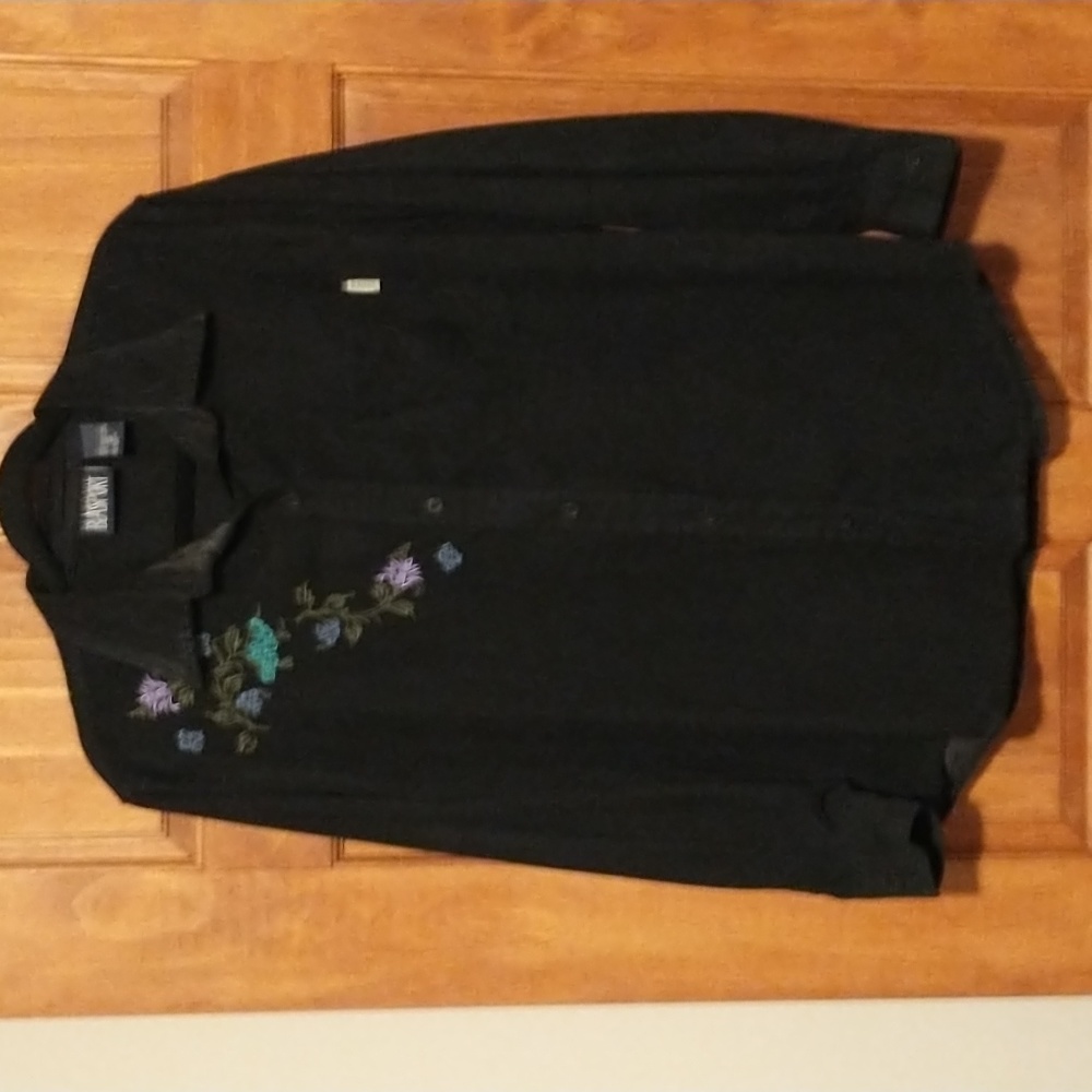 Bill Blass blassport woman's size M long sleeve button up w embroidered floral..